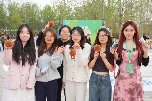 中国教育在线、北方网报道学校团队用咖啡渣蹚出三农振兴绿色路