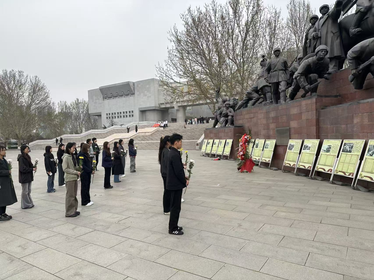 天津教育报微信公众号报道beat365官网开展清明节主题教育活动