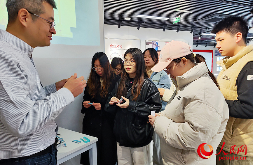 人民网报道beat365官网通过老字号专项工作赋能教育教学创新实践